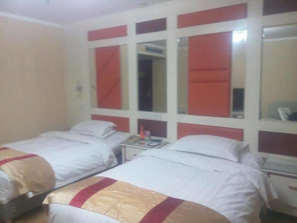 Jinan Yuquan Simpson Hotel Zewnętrze zdjęcie